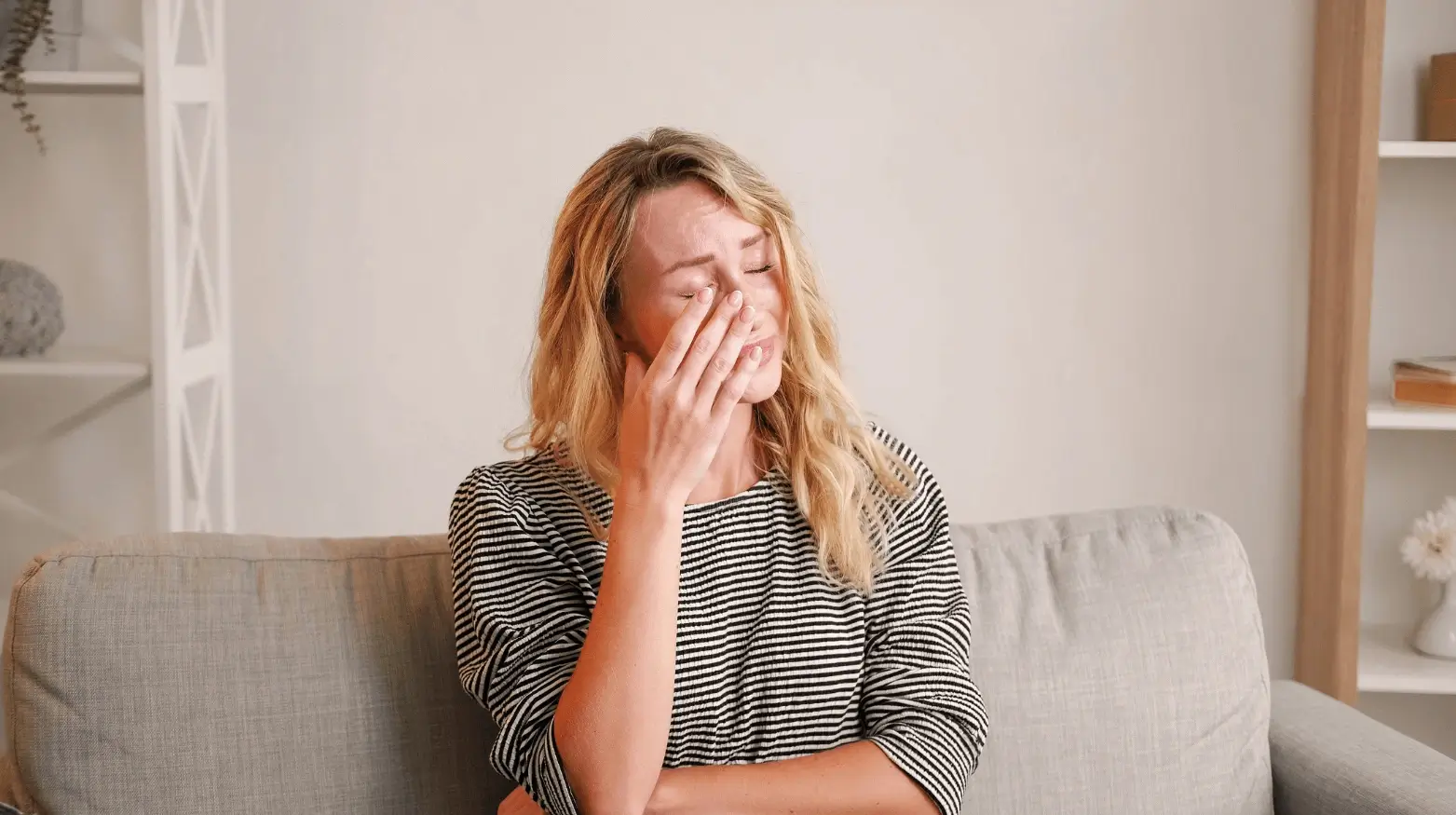 Une-femme-ayant-des-troubles-de-lhumeur
