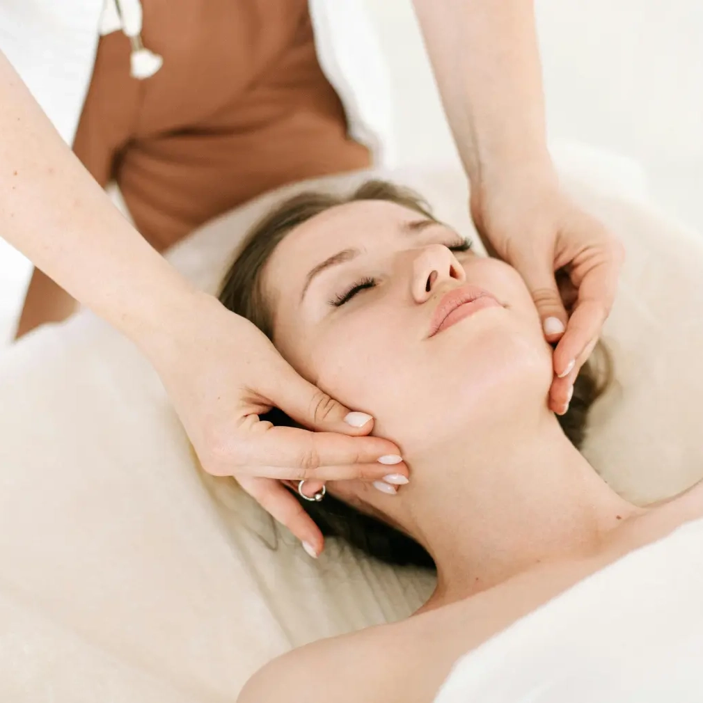 Massage de tête - Réflexologie - carré